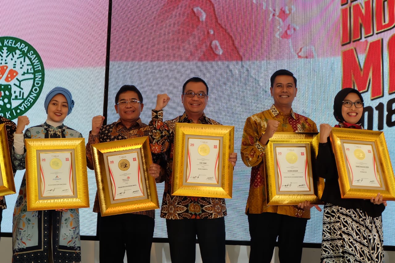 Direktur Utama Angkasa Pura I Raih Penghargaan Anugerah Indonesia Maju