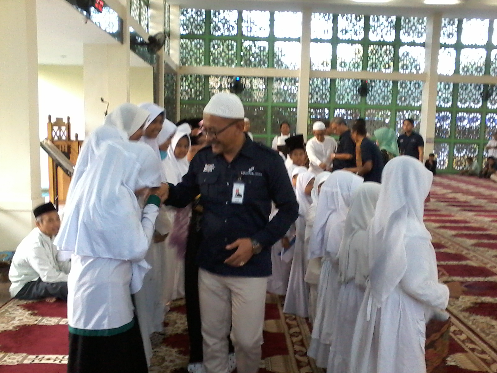 Bandar Udara  International  I Gusti Ngurah Rai Gelar Buka Puasa Bersama Anak Yatim dan stakeholder 