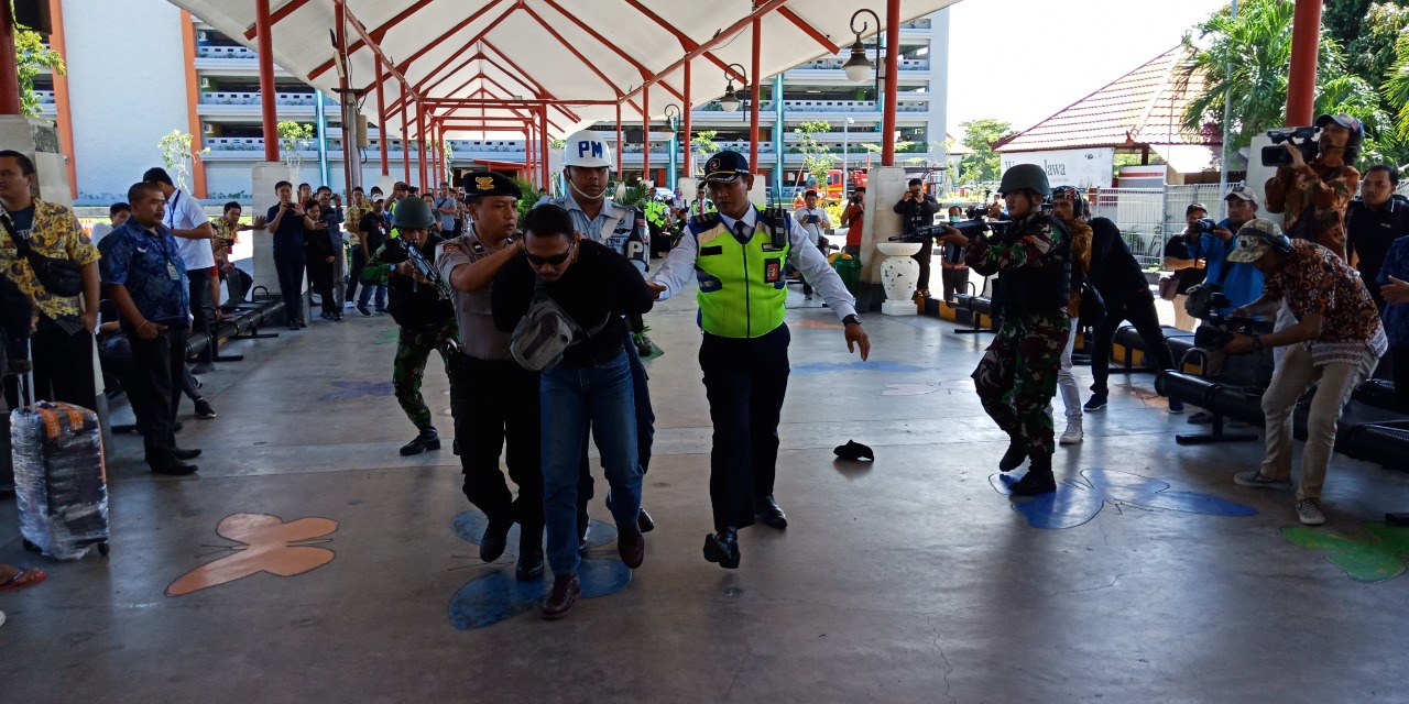 Kementerian Perhubungan Gelar Simulasi Penanganan Bomb Threat di Bandar Udara Internasional I Gusti Ngurah Rai – Bali