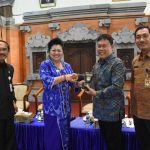 Tingkatkan Pelaksanaan Reformasi Birokrasi Pemkab Karangasem Undang Pemkot Denpasar Paparkan LAKIP dan Tata Kota.