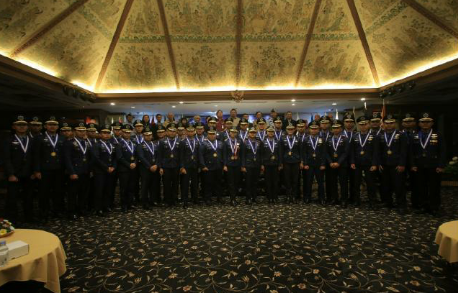 WISUDA TARUNA-TARUNI ANGKATAN KE II  SMK PENERBANGAN CAKRA NUSANTARA MENJADI SEKOLAH TERBAIK KE 4 SE-PROVINSI BALI