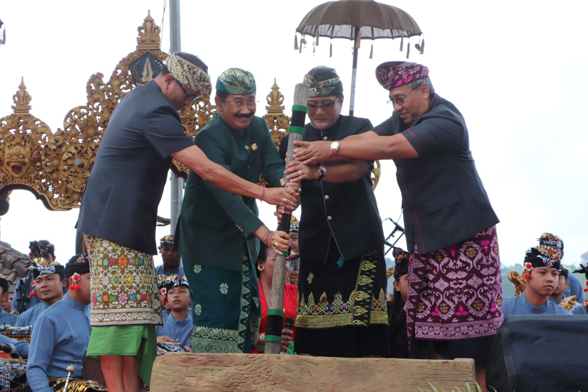 Bunyikan Lesung, Bupati Giri Prasta Buka FBP ke-8