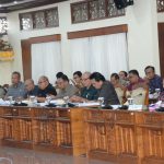 Nasib 300 orang siswa belum diterima disekolah : Orangtua mengadu ke DPRD Prov.Bali