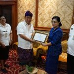 Pemkot Serahkan SK Kepala Sekolah SMPN 7 dan SMPN 13 Denpasar