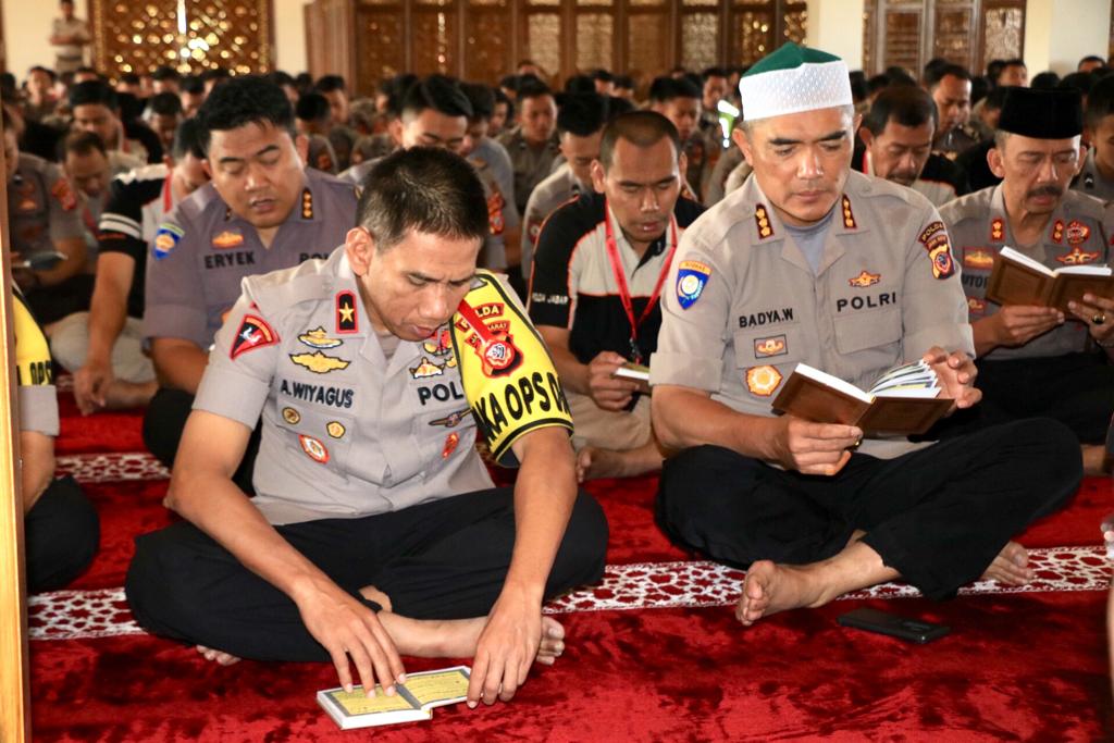 Untuk Membentuk Karakter Yang Lebih Baik, Polda Jabar Laksanakan Binrohtal Rutin