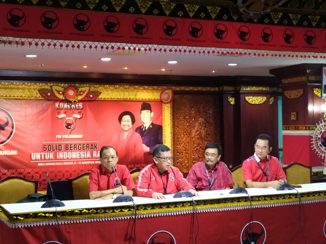 Kongres ke V PDIP di Bali dengan tema” Solid Bergerak untuk Indonesia Raya”