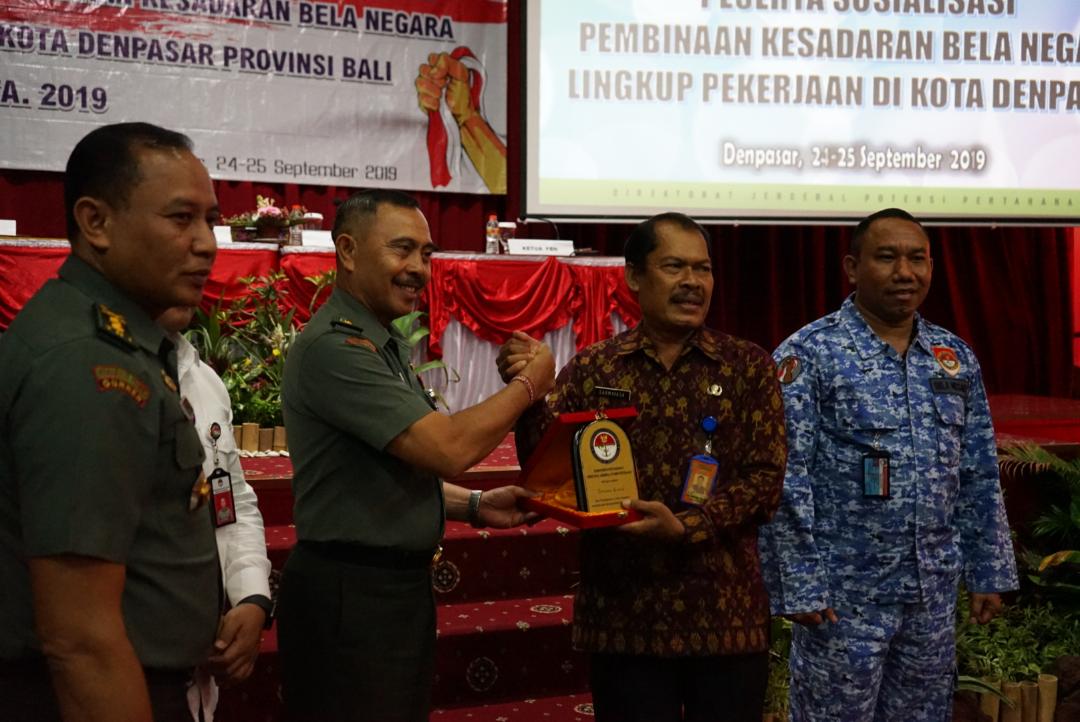 Kemenhan- Kesbangpol Denpasar Gelar Sosialisasi Kesadaran Bela Negara