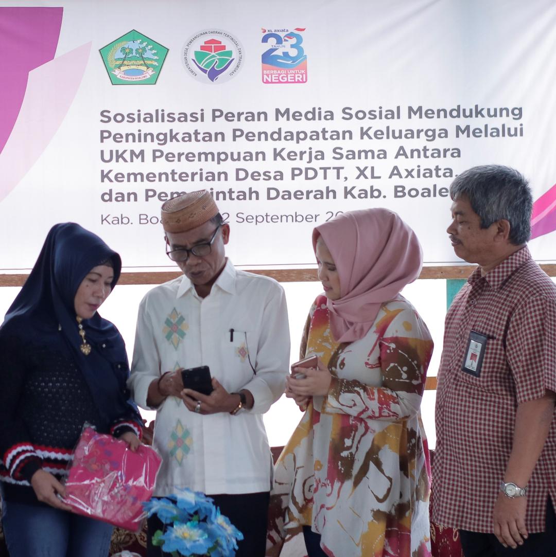 XL Axiata – Kemendesa Dorong Produktivitas Daerah Tertinggal Ajarkan Pengelola UKM Manfaatkan Medsos