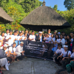 Peduli Lingkungan, GenBI Baksos di Pura Batukaru