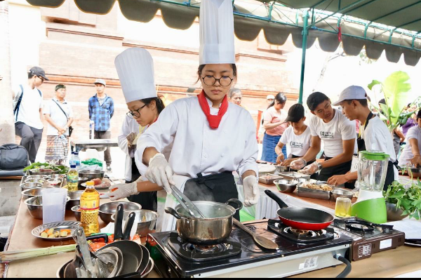 Rai Mantra Buka Cooking Copetition “Meratengan Ring Pasar”  Ajak Generasi Muda Cintai Kuliner Bali