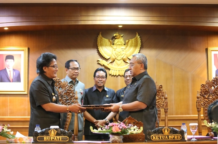 Rapat Paripurna Pemandangan Umum Fraksi-Fraksi DPRD Badung Apresiasi Keberpihakan Pemkab Badung Kepada Masyarakat