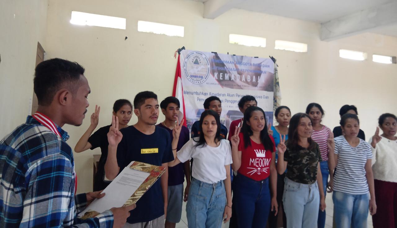 KEMADABAJA Gelar Peneriman Anggota dan Latihan Kepemimpinan 