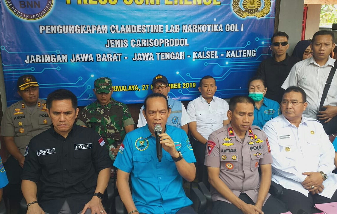 Deputi Pemberantasan BNN dan Wakapolda Jabar Gelar Konfrensi Pers, Ungkap Kasus Penggerebekan Rumah Tempat Memproduksi Narkoba