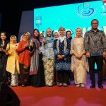 Ny. IA Selly Mantra Raih Penghargaan HIMPAUDI Award Sebagai Pejuang Paud. Atas Dedikasi, Sinergi dan Kolaborasi Dengan HIMPAUDI Dalam Mewujudkan SDM Unggul Sejak Dini.