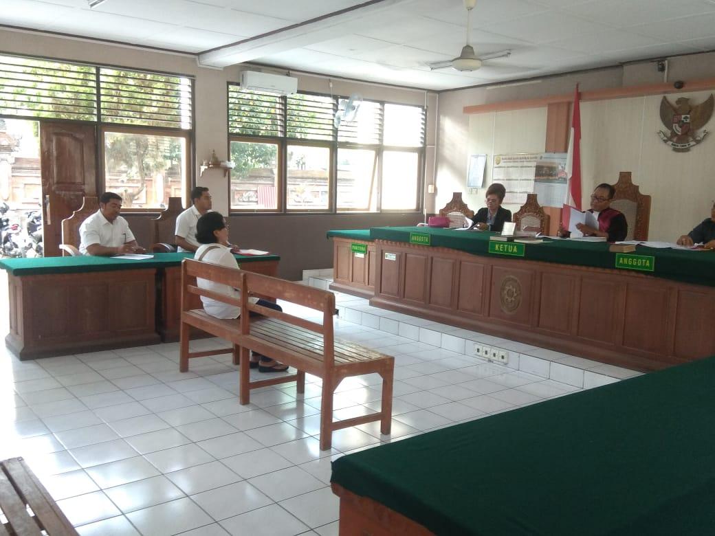 Berjualan di Atas Trotoar, PKL dijatuhi denda  Rp. 300.000