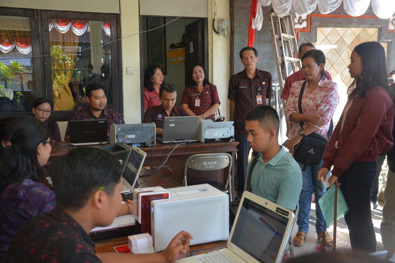 Dukcapil Denpasar Gelar Pelayanan Langsung Jadi di Seluruh Kecamatan