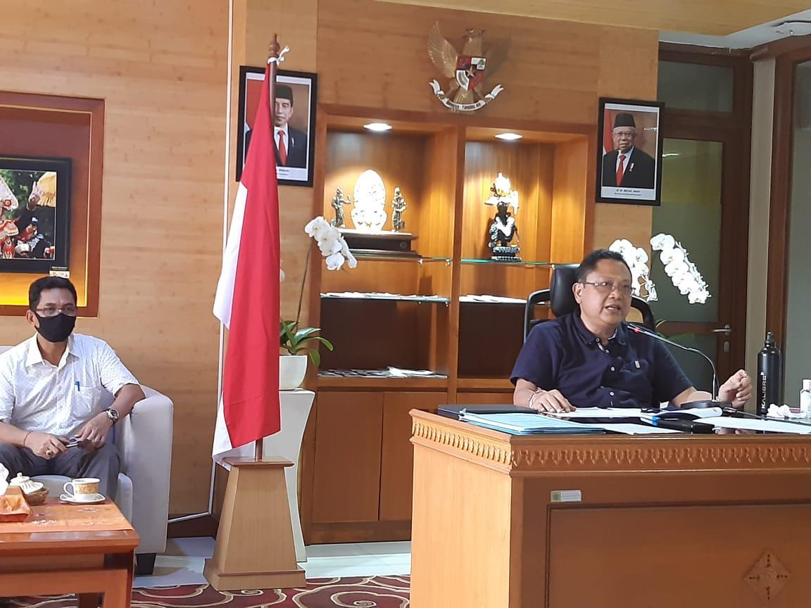 Jadi Pembicara Seminar Regional FEB Unud, Walikota Rai Mantra  Paparkan Langkah Strategis Tangani Covid-19 di Denpasar Via Teleconfarence