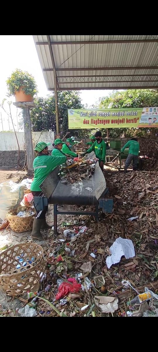 DLHK Denpasar Olah Sampah Organik Jadi Pupuk Kompos. Hasilkan 15 Ton Kompos Per Bulan