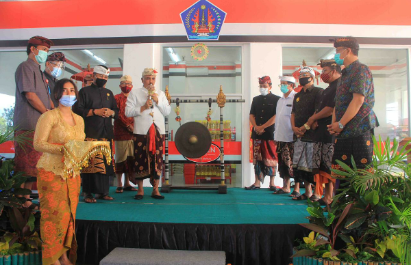 BANDESA AGUNG NOBATKAN DESA ADAT TANJUNG BENOA SEBAGAI PELOPOR IMPLEMENTASI KOMITMEN PAYUNG SATU LANGIT PEREKONOMIAN ADAT BALI”