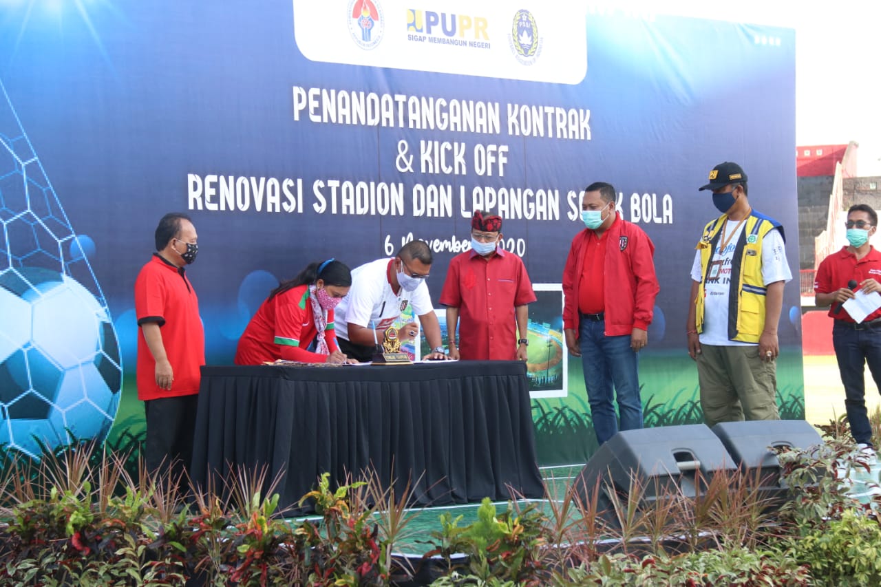 Gubernur Wayan Koster Meletakan Batu Pertama Renovasi Stadion Kapten I Wayan Dipta