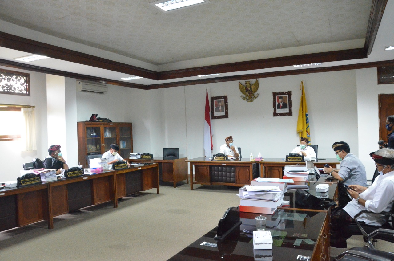 Kesiapan Pendistribusian Vaksin Covid-19 : Komisi IV DPRD Prov.Bali gelar Rapat Kerja dengan Dinas Kesehatan