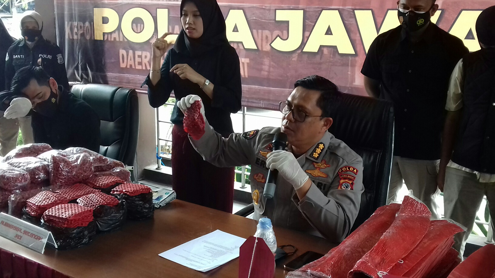 Polda Jabar Gerebek Pabrik Rubberseal Tabung LPG di Garut, Tanpa SNI