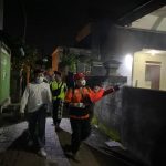 Upaya Menekan Penularan Covid- 19, Tim Yustisi Kota Denpasar Bekerjasama Dengan Polda Bali Lakukan Penyemprotan Disinfektan