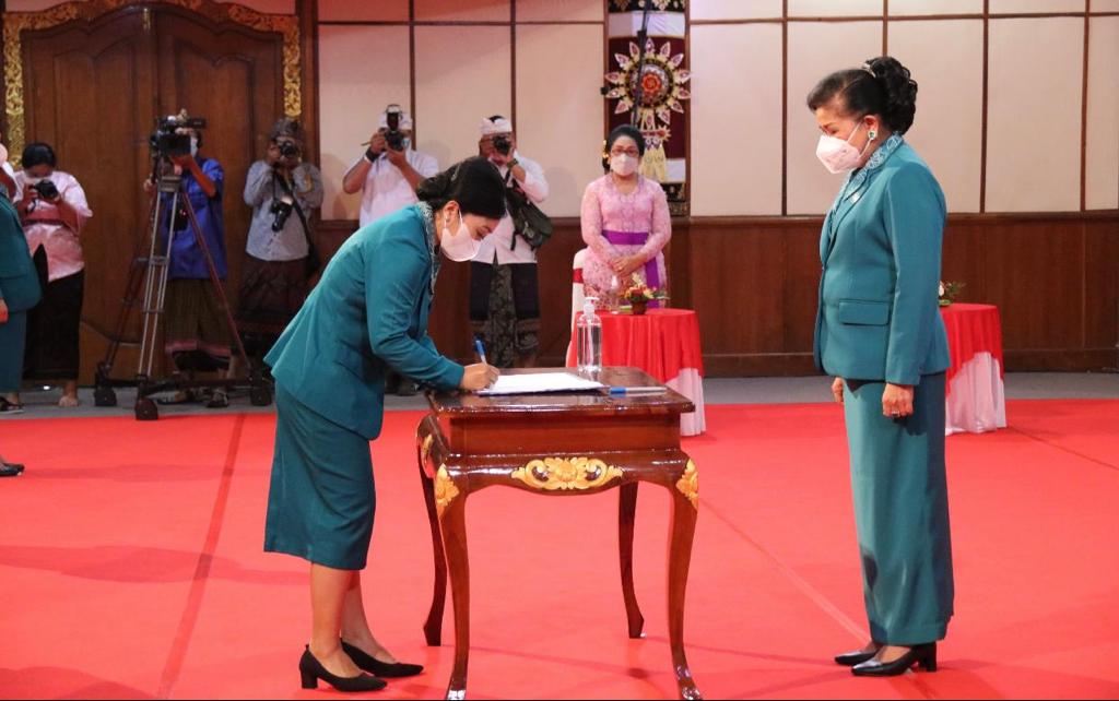 Ny. Sagung Antari Jaya Negara Dilantik Jadi Ketua TP PKK dan Ketua Dekranasda Kota Denpasar