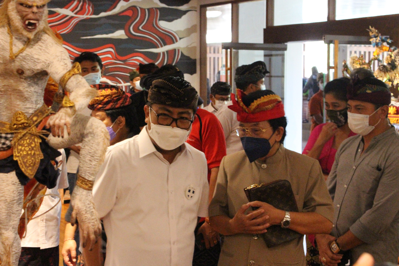 Buka Pameran Ogoh-ogoh Mini Stikom Bali,Wawali Arya Wibawa Ajak Kemas Dalam Story Telling