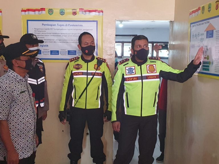 Kapolda Jabar Tinjau Posko PPKM Mikro di Desa Kertajati