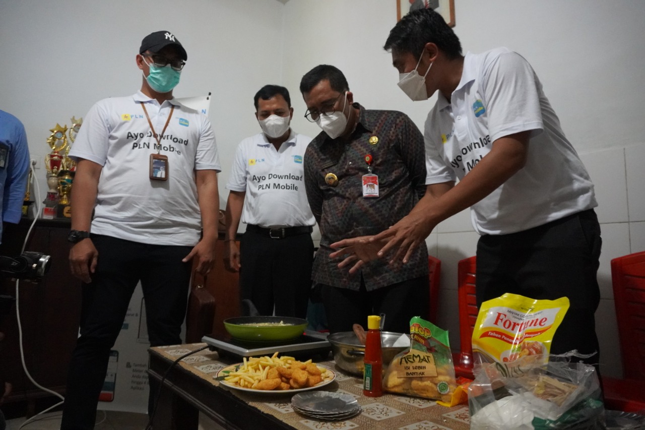 PLN Ajak Masyarakat Tabanan Beralih ke Kompor Induksi