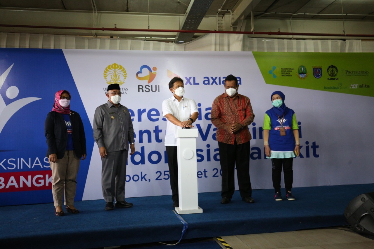 “Sentra Vaksinasi Indonesia Bangkit”XL Axiata – UI – RSUI Gelar Sentra Vaksinasi Drive Thru Pertama di Depok