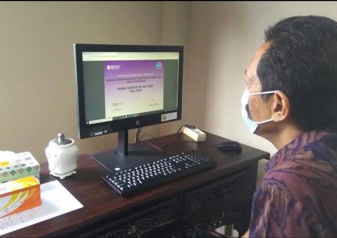 Disdukcapil Denpasar Raih Penghargaan ’’Dukcapil Bisa’’ dari Kemendagri