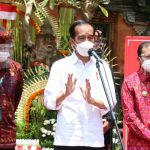 Presiden Jokowi , Meninjau Vaksinasi Massal di Puri Agung Ubud, Nusa Dua dan Sanur
