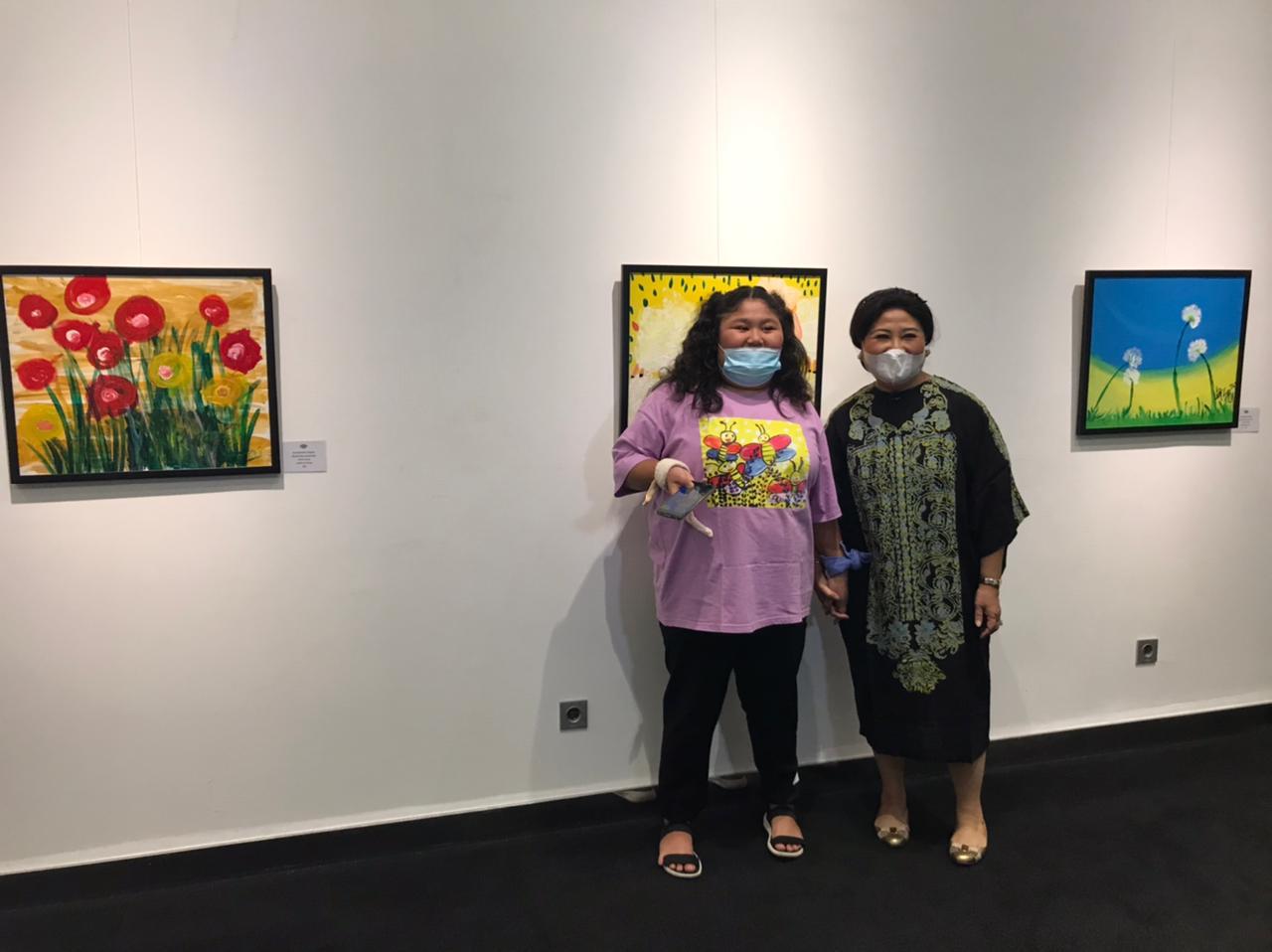 Raysha dan Sunrise Art Gallery: Sukses Selenggarakan Painting Exhibition, Penggalangan Dana untuk Individu Autistik dari Keluarga Prasejahtera