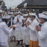 Jajaran Pemkot Denpasar Ngaturang Bhakti Penganyar Karya Pujawali Ngusaba Kedasa di Pura Ulun Danu Batur