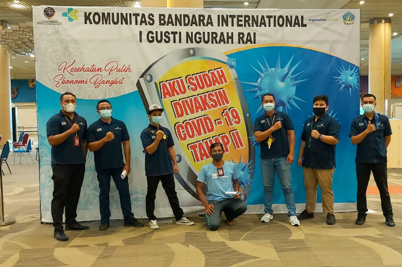 Para Petugas Bandar Udara Internasional I Gusti Ngurah Rai – Bali Sukses Jalani Vaksinasi Tahap 2
