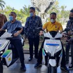 Solusi  Ramah Lingkungan, Bupati Jembrana Ajak Masyarakat Gunkan Motor Listrik