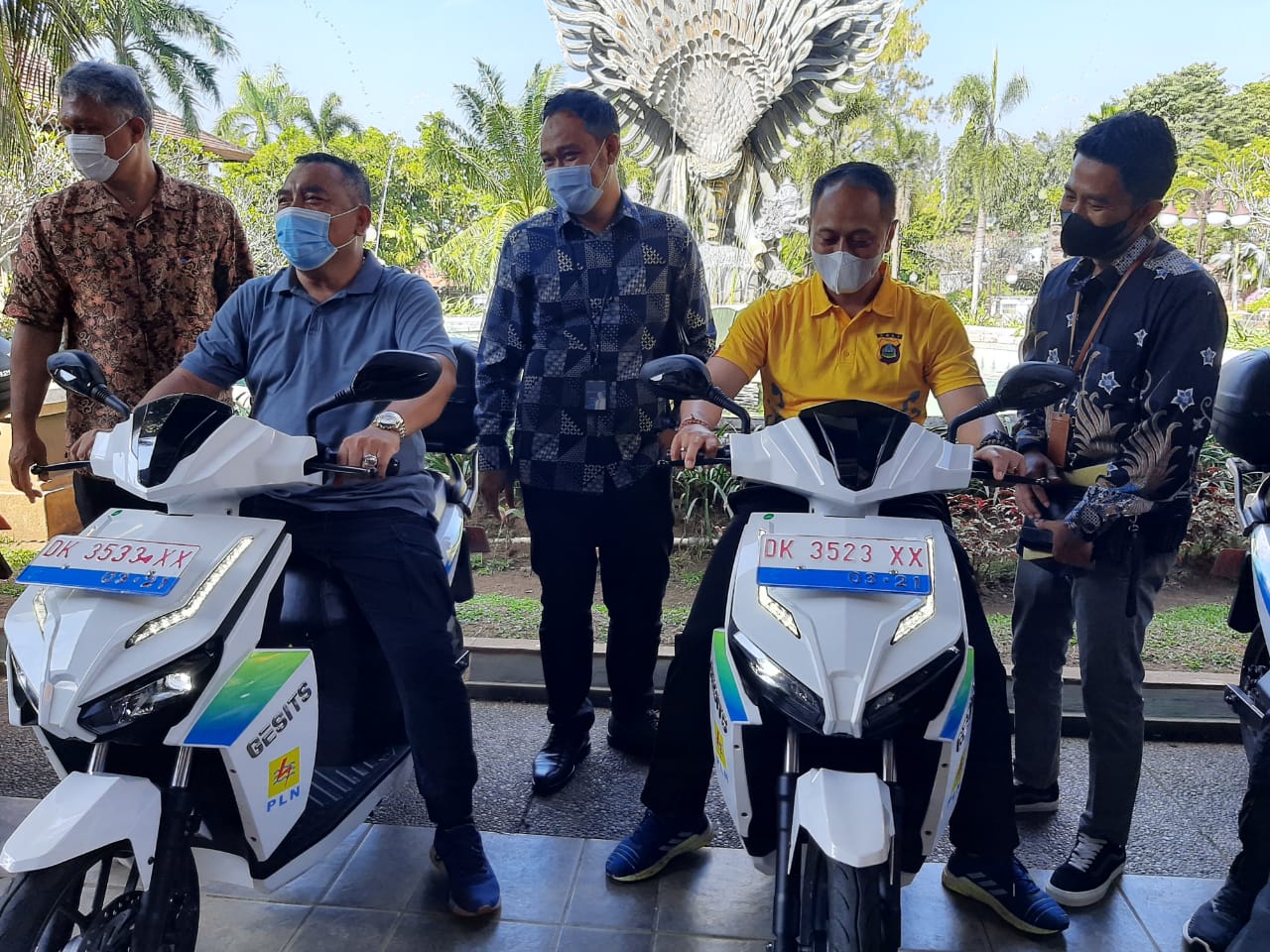 Solusi  Ramah Lingkungan, Bupati Jembrana Ajak Masyarakat Gunkan Motor Listrik