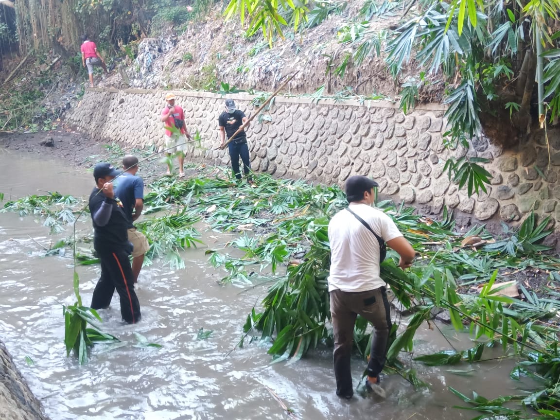 Gugah Kepedulian Masyarakat, Tiga Banjar Gelar Aksi Kebersihan Sungai