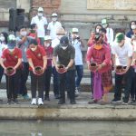 Peringati Hari Lingkungan Hidup Sedunia Wali Kota Jaya Negara Tuangkan Eco Enzym di Tukad Badung