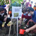 Jaya Negara dan Arya Wibawa Ikuti Aksi Kebersihan dan Penanaman Pohon di Pantai Muara Tangtu