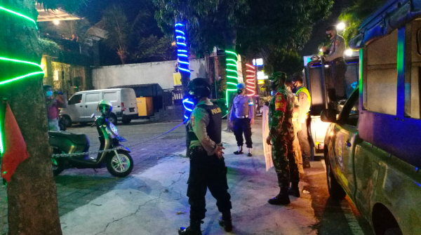 Sosialiasi Serentak PPKM Darurat, Polres Gianyar dan Jajaran Sasar Pusat Keramaian.