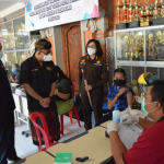 Bersama Forkopimda.Jaya Negara Tinjau Vaksinasi di SMPN 8 Denpasar