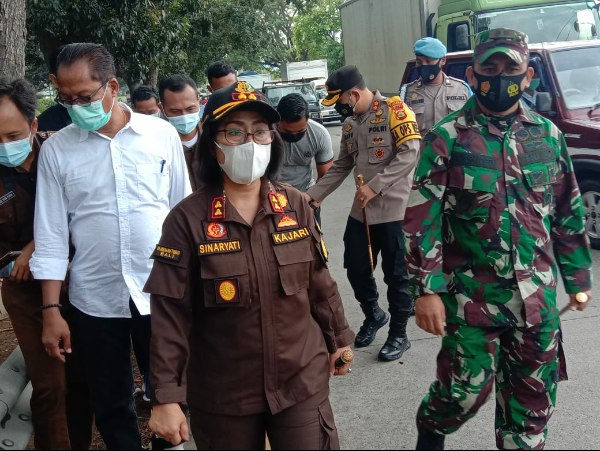Petugas Gabungan Putar Balik Ribuan Kendaraan Di Dua Titik Penyekatan