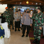 Panglima TNI dan Kapolri Tinjau Serbuan Vaksinasi di Solo