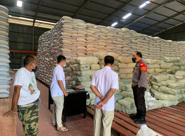 Presiden Republik Indonesia, Bantu Masyarakat Terdampak Pandemi Covid – 19.