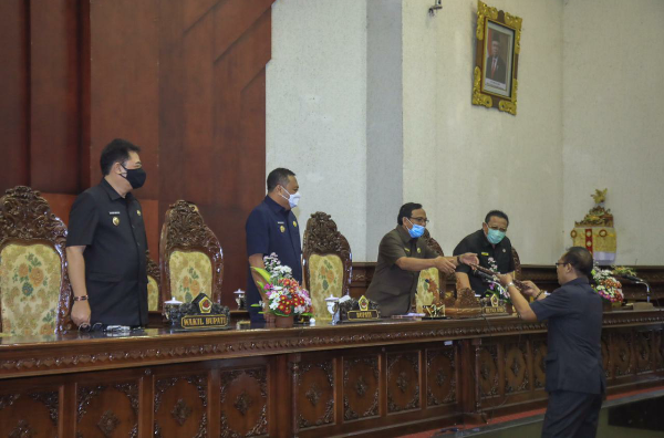 Rapat Paripurna DPRD Gianyar, Penyampaian Pandangan Umum Fraksi.