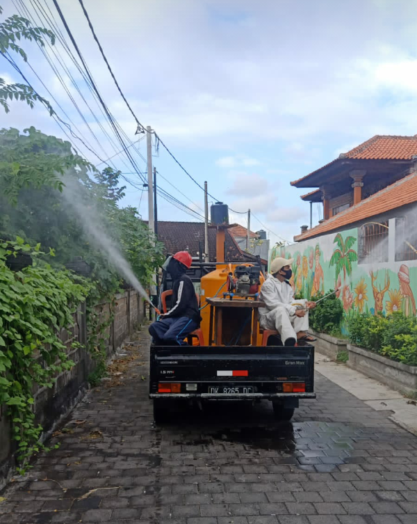 Pemkot Denpasar Kembali Semprotkan Eco Enzyme di Seluruh Jalan Desa/Lurah di Kota Denpasar