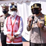 Kakorlantas Polri Bersama Menhub Tinjau Penyekatan PPKM Darurat di KM 31 Tol Cikampek
